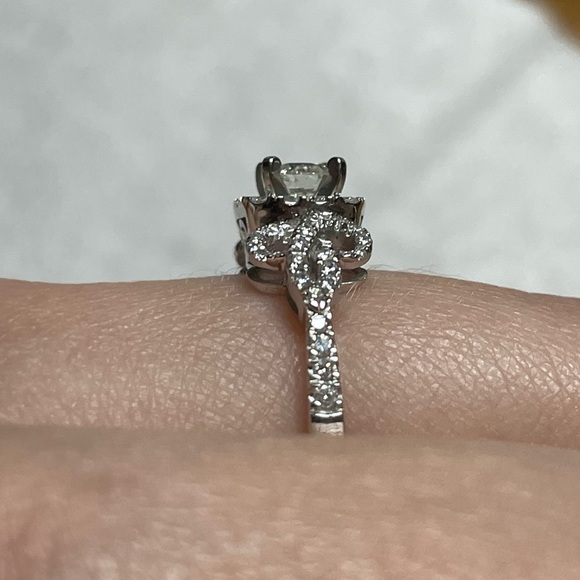 Vera Wang 14KT WG 3/4 CTTW Diamond Ring HI/I1 - Picture 5 of 12